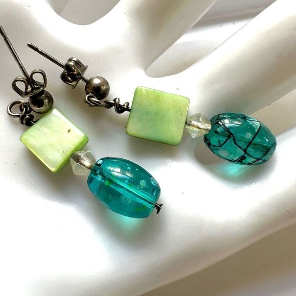 Blue abalone beaded drop post earrings - Picture 2 of 6